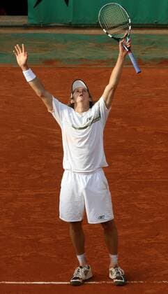 Igor Andreev (Russland) - Schlussjubel - (PAR20070529707) Tennis Herren French Open 2007, ATP Tour, Grand Slam, Einzelbild Roland Garros Paris Glück, Freude, Tennis Herren French Open 2007, ATP Tour, Grand Slam, Einzelbild Roland Garros Paris Glück, Freude,
