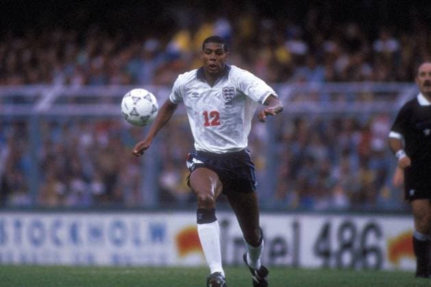 Carlton Palmer (England) am Ball Fußball Länderspiel Herren EM 1992, Nationalmannschaft, Nationaltrikot, Gruppe A Einzelbild Stockholm, Solna Dynamik, Fußball Länderspiel Herren EM 1992, Nationalmannschaft, Nationaltrikot, Gruppe A Einzelbild Stockholm, Solna Dynamik,