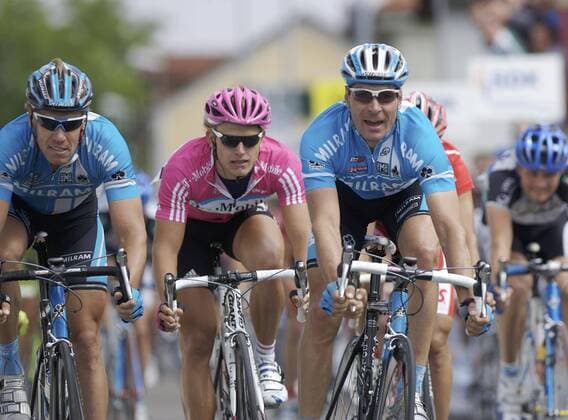 Erik Zabel (re.) und Sebastian Siedler (beide Deutschland Milram, li.) vor Gerald Ciolek (Deutschland T Mobile) Radsport Herren Bayern Rundfahrt 2007, Bayernrundfahrt, Straßenradsport, Straße, Rad Gruppe 2. Etappe: Gundelfingen - Eichstätt Radsport Herren Bayern Rundfahrt 2007, Bayernrundfahrt, Straßenradsport, Straße, Rad Gruppe 2. Etappe: Gundelfingen - Eichstätt