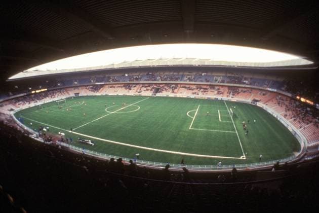 Innenansicht des Prinzenparkstadions in Paris Fußball Herren Vorschau EM 1984, Austragungsstätte, Wettkampfstätte, Spielort Totale Parc de Princes, Prinzenpark, Prinzenparkstadion Paris Weite, Fußball Herren Vorschau EM 1984, Austragungsstätte, Wettkampfstätte, Spielort Totale Parc de Princes, Prinzenpark, Prinzenparkstadion Paris Weite,