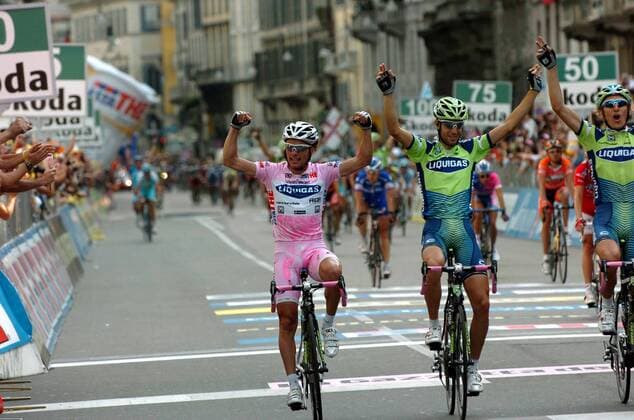 Danilo di Luca (Italien Liquigas, li.) gewinnt den Giro d Italia 2007 - Radsport Herren Giro d Italia 2007, dItalia, ProTour, Straßenradsport, Straße, Rad, Gruppe 21. Etappe: Vestona - Mailand Freude, Radsport Herren Giro d Italia 2007, dItalia, ProTour, Straßenradsport, Straße, Rad, Gruppe 21. Etappe: Vestona - Mailand Freude,
