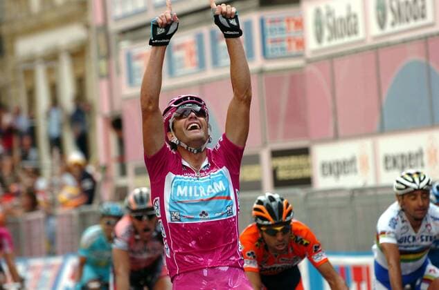 Alessandro Petacchi (Italien Milram) gewinnt die 21. und letzte Etappe des Giro d Italia 2007 - Radsport Herren Giro d Italia 2007, dItalia, ProTour, Straßenradsport, Straße, Rad, Einzelbild 21. Etappe: Vestona - Mailand Freude, Begeisterung, Radsport Herren Giro d Italia 2007, dItalia, ProTour, Straßenradsport, Straße, Rad, Einzelbild 21. Etappe: Vestona - Mailand Freude, Begeisterung,