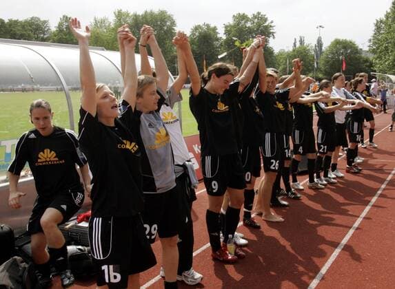 Frankfurt feiert den Gewinn der deutschen Meisterschaft 2007 Fußball 1. BL Damen Saison 2006 2007, 1. FFC Frankfurt, Frauen, Frauenfußball Totale Bad Neuenahr Begeisterung, Freude, Fußball 1. BL Damen Saison 2006 2007, 1. FFC Frankfurt, Frauen, Frauenfußball Totale Bad Neuenahr Begeisterung, Freude,