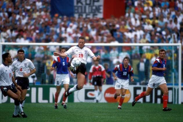 David Batty (England, Mitte) am Ball Fußball Länderspiel Herren EM 1992, Nationalmannschaft, Nationaltrikot, Gruppe A, England - Frankreich 0:0 Gruppe Malmö Dynamik, Fußball Länderspiel Herren EM 1992, Nationalmannschaft, Nationaltrikot, Gruppe A, England - Frankreich 0:0 Gruppe Malmö Dynamik,