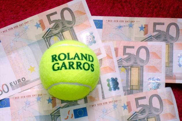 Im Tennissport steckt eine Menge Kapital - auch in Roland Garros -  (pan20625) Tennis Herren French Open 2007, Grand Slam, ATP Tour WTA Damen Fotoshooting Finanzkraft Vermarktungsrecht vdig Einzelbild Sportvermarktung Vermarktungsrechte Prämie Geld Paris Sportvermarktungsrechte Verwertungsrechte Tennis Herren French Open 2007, Grand Slam, ATP Tour WTA Damen Fotoshooting Finanzkraft Vermarktungsrecht vdig Einzelbild Sportvermarktung Vermarktungsrechte Prämie Geld Paris Sportvermarktungsrechte Verwertungsrechte  