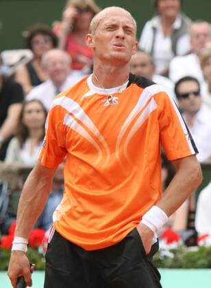 Nikolay Davydenko (Rußland) verzweifelt -  (PAR20070608708) Tennis Herren French Open 2007, Grand Slam, ATP Tour, Halbfinale Einzelbild Roland Garros Paris Enttäuschung, Verzweiflung, Tennis Herren French Open 2007, Grand Slam, ATP Tour, Halbfinale Einzelbild Roland Garros Paris Enttäuschung, Verzweiflung,