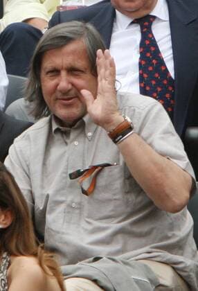 Tennislegende Ilie Nastase (Rumänien) gut gelaunt auf der Tribüne -  (PAR20070608729) Tennis Herren French Open 2007, Grand Slam, ATP Tour Einzelbild Roland Garros Paris Freude, Tennis Herren French Open 2007, Grand Slam, ATP Tour Einzelbild Roland Garros Paris Freude,