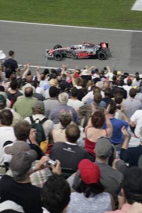 Fernando Alonso (Spanien McLaren Mercedes) in seinem Boliden Motorsport Grand Prix Herren Großer Preis von Kanada 2007, Formel 1 Weltmeisterschaft, F1, F, GP, WM, freies Training Totale Montreal Motorsport Grand Prix Herren Großer Preis von Kanada 2007, Formel 1 Weltmeisterschaft, F1, F, GP, WM, freies Training Totale Montreal