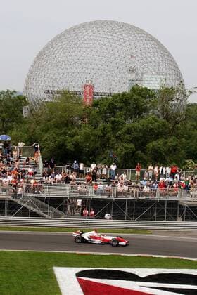 Ralf Schumacher (Deutschland Toyota) in seinem Boliden vor dem US Pavillon der Weltausstellung 1967 Motorsport Grand Prix Herren Großer Preis von Kanada 2007, Formel 1 Weltmeisterschaft, F1, F, GP, WM, Freies Training Totale Montreal Motorsport Grand Prix Herren Großer Preis von Kanada 2007, Formel 1 Weltmeisterschaft, F1, F, GP, WM, Freies Training Totale Montreal