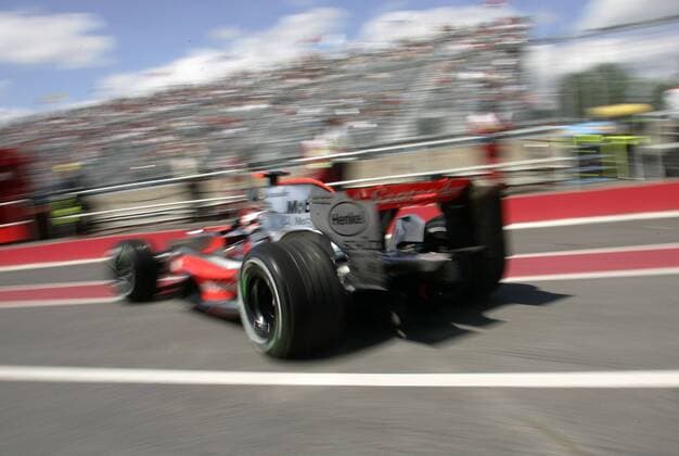 Fernando Alonso (Spanien McLaren Mercedes) in seinem Boliden Motorsport Grand Prix Herren Großer Preis von Kanada 2007, Formel 1 Weltmeisterschaft, F1, F, GP, WM Einzelbild Montreal Dynamik, Motorsport Grand Prix Herren Großer Preis von Kanada 2007, Formel 1 Weltmeisterschaft, F1, F, GP, WM Einzelbild Montreal Dynamik,