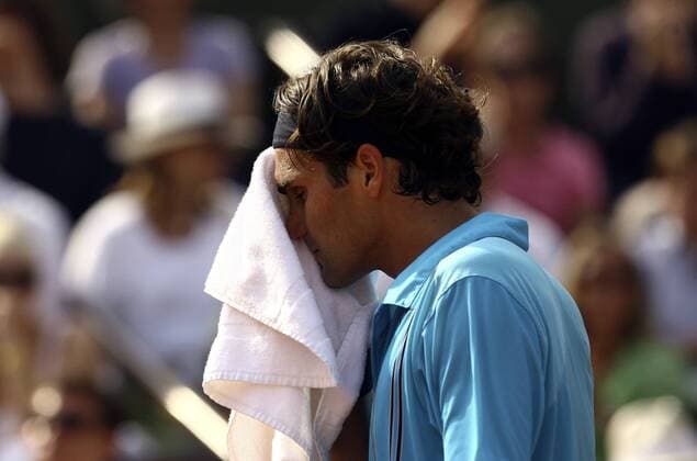 Roger Federer (Schweiz) nachdenklich Tennis Herren French Open 2007, Grand Slam, ATP Tour, Endspiel, Finale Einzelbild Roland Garros Paris Skepsis, Nachdenklichkeit, Tennis Herren French Open 2007, Grand Slam, ATP Tour, Endspiel, Finale Einzelbild Roland Garros Paris Skepsis, Nachdenklichkeit,