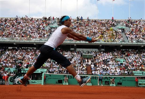 Rafael Nadal (Spanien) - beidhändige Rückhand Tennis Herren French Open 2007, Grand Slam, ATP Tour, Endspiel, Finale, Vdig Einzelbild Roland Garros Paris Tennis Herren French Open 2007, Grand Slam, ATP Tour, Endspiel, Finale, Vdig Einzelbild Roland Garros Paris