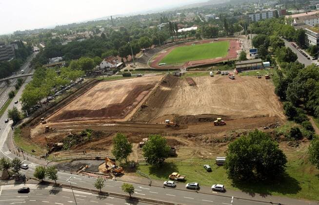 Fußball, Stadiongeschichte SV Wehen Wiesbaden Bauplatz der neuen Brita Arena in Wiesbaden - Heimspielstätte des SV Wehen Fußball 2. BL Herren Saison 2007 2008, SV Wehen Totale Wiesbaden Fußball 2. BL Herren Saison 2007 2008, SV Wehen Totale Wiesbaden