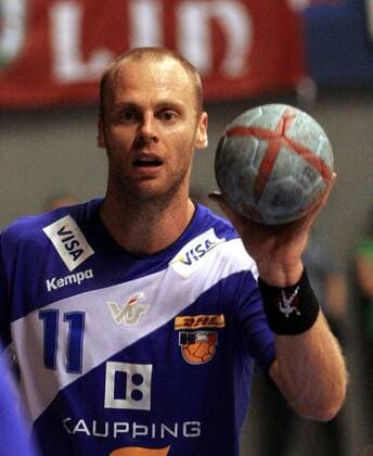 Olafur Stefansson (Island) am Ball -  Handball Länderspiel Herren EM Qualifikation 2007, Nationalmannschaft, Nationaltrikot, Island Einzelbild Handball Länderspiel Herren EM Qualifikation 2007, Nationalmannschaft, Nationaltrikot, Island Einzelbild