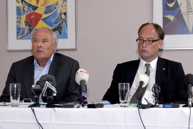Pressekonferenz zur Sicherheit im Nationalstadion Parken mit: Vorstand Flemming Östergaard (li.) und Direktor Björn Glistrup (beide Dänemark Parken AS) -  Fußball Herren Pressetermin 2007 Gruppe Kopenhagen Fußball Herren Pressetermin 2007 Gruppe Kopenhagen