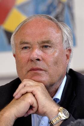 Parken Sport und Entertainment AS Vorstand Flemming Östergaard (Dänemark) nachdenklich während der Pressekonferenz zur Sicherheit im Nationalstadion Parken -  Fußball Herren Pressetermin 2007 Porträt Kopenhagen Nachdenklichkeit, Fußball Herren Pressetermin 2007 Porträt Kopenhagen Nachdenklichkeit,