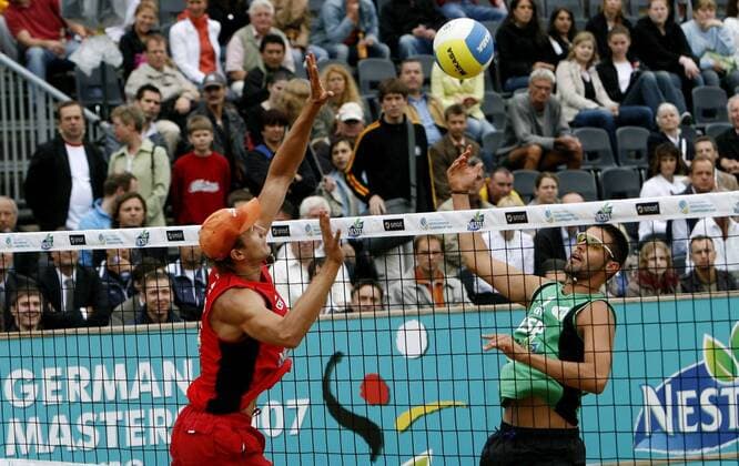 Oleksiy Klyamar (Ukraine, li.) gegen Lario Carillo (Spanien) Beachvolleyball Herren German Masters 2007, Nestea European Championship Tour, Beach Gruppe Hamburg Beachvolleyball Herren German Masters 2007, Nestea European Championship Tour, Beach Gruppe Hamburg