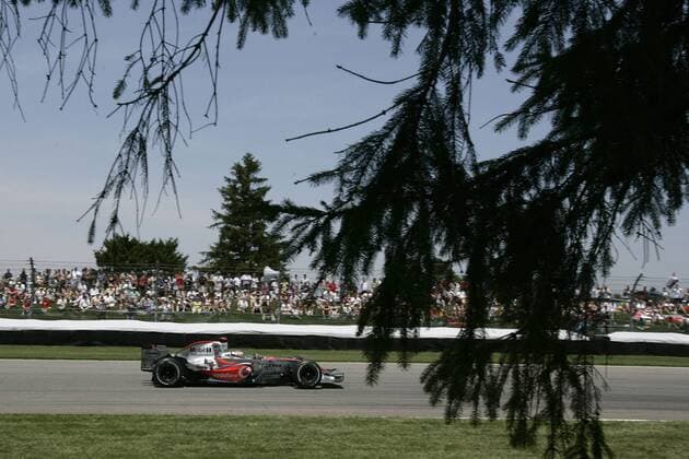 Fernando Alonso (Spanien McLaren Mercedes) in seinem Boliden Motorsport Grand Prix Herren Großer Preis der USA 2007, Formel 1 Weltmeisterschaft, F1, F, GP, WM Totale Indianapolis Motorsport Grand Prix Herren Großer Preis der USA 2007, Formel 1 Weltmeisterschaft, F1, F, GP, WM Totale Indianapolis