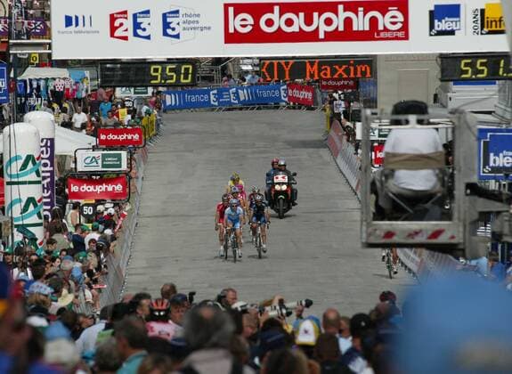 Kleine Gruppe trifft im Zielbereich in Valloire ein Radsport Herren Dauphine Libere 2007, ProTour, Straßenradsport, Straße, Rad Totale 6. Etappe: Gap - Valloire Radsport Herren Dauphine Libere 2007, ProTour, Straßenradsport, Straße, Rad Totale 6. Etappe: Gap - Valloire