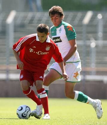 Dominik Rohracker (Bayern U19, li.) gegen Alexander Hessel (Bremen) Fußball 1. BL Herren A Junioren Bundesliga 2006 2007, Jugend Junioren U19 U 19 Gruppe München Dynamik, Fußball 1. BL Herren A Junioren Bundesliga 2006 2007, Jugend Junioren U19 U 19 Gruppe München Dynamik,