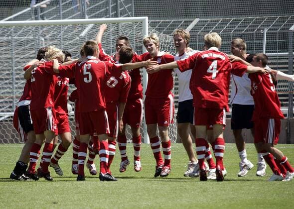 Bayern U 19 jubelt über den Finaleinzug Fußball Herren A Junioren Bundesliga 2006 2007, Jugend, U19, U 19 FC Totale München Freude, Fußball Herren A Junioren Bundesliga 2006 2007, Jugend, U19, U 19 FC Totale München Freude,