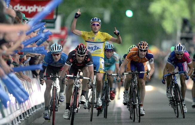 Christophe Moreau (Frankreich AG2R Prevoyance, Mitte) ist Gesamtsieger des Dauphine Libere 2007 Radsport Herren Dauphine Libere 2007, ProTour, Straßenradsport, Straße, Rad Gruppe 7. Etappe: Valloire - Annecy Freude, Radsport Herren Dauphine Libere 2007, ProTour, Straßenradsport, Straße, Rad Gruppe 7. Etappe: Valloire - Annecy Freude,
