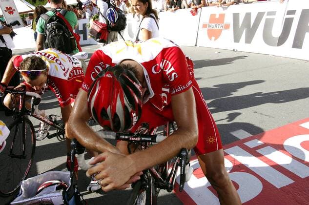 Cofidis Fahrer erschöpft im Ziel -  Radsport Herren Tour de Suisse 2007, ProTour Straßenradsport, Straße, Rad Gruppe 3. Etappe Brunnen Nauders Erschöpfung, Radsport Herren Tour de Suisse 2007, ProTour Straßenradsport, Straße, Rad Gruppe 3. Etappe Brunnen Nauders Erschöpfung,