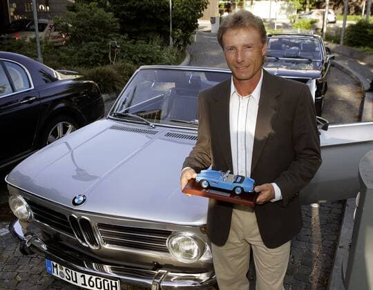Bernhard Langer (Deutschland) fährt in einem BMW Oldtimer zur Auslosung der BMW Open 2007 vor Golf Herren Draw Party BMW Open 2007, European PGA Tour Einzelbild München Golf Herren Draw Party BMW Open 2007, European PGA Tour Einzelbild München
