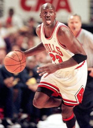 Michael Jordan (Chicago Bulls) am Ball -  (CHI98051701) Basketball Herren NBA 1997 1998, Playoff, Playoffs, Play Off, Offs, Chicago Bulls Einzelbild Chicago Basketball Herren NBA 1997 1998, Playoff, Playoffs, Play Off, Offs, Chicago Bulls Einzelbild Chicago