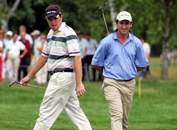 Anthony Wall (England, li.) scheint von Gonzalo Fernandez Castano (Spanien) ausgelacht zu werden Golf Herren BMW International Open 2007, European PGA Tour, Vdig Gruppe München Eichenried Golf Herren BMW International Open 2007, European PGA Tour, Vdig Gruppe München Eichenried