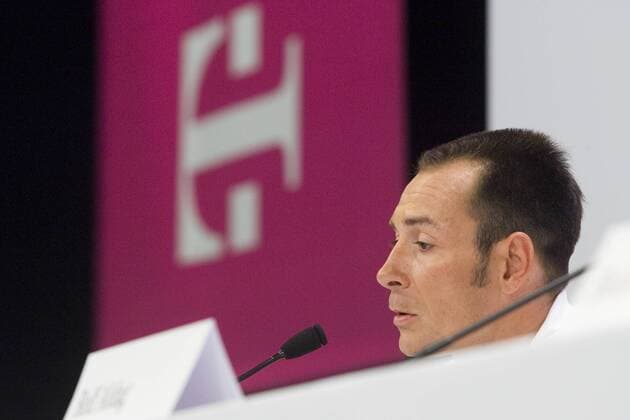 Erik Zabel (Deutschland Milram) gesteht während des Pressekonferenz EPO Doping im ehemaligen Team Telekom Radsport Herren T Mobile Pressetermin 2007, Doping, Dopinggeständnis, Geständnis, gestehen, Eingeständnis, Vdig Einzelbild Straßenradsport, Straße, Rad, Dopingfall Bonn Dopingskandal, Skandal Dopingaffäre, Affäre, Enttäuschung, Radsport Herren T Mobile Pressetermin 2007, Doping, Dopinggeständnis, Geständnis, gestehen, Eingeständnis, Vdig Einzelbild Straßenradsport, Straße, Rad, Dopingfall Bonn Dopingskandal, Skandal Dopingaffäre, Affäre, Enttäuschung,