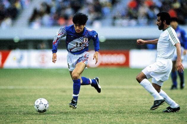 Kazuyoshi Miura (Japan, li.) am Ball -  (2005011819430919) Fußball Länderspiel Herren AFC Asian Cup 1992, Asien Asiencup AsianCup AsiaCup Asienmeisterschaft Vdia Gruppe Nationalmannschaft, Nationaltrikot Hiroshima Dynamik, Fußball Länderspiel Herren AFC Asian Cup 1992, Asien Asiencup AsianCup AsiaCup Asienmeisterschaft Vdia Gruppe Nationalmannschaft, Nationaltrikot Hiroshima Dynamik,