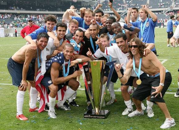 Die USA gewinnen den CONCACAF Gold Cup 2007 Fußball Länderspiel Herren CONCACAF Gold Cup 2007, Goldcup, Finale, Endspiel, Nationalteam, Nationaltrikot, Vdig Totale Chicago Begeisterung, Freude, Fußball Länderspiel Herren CONCACAF Gold Cup 2007, Goldcup, Finale, Endspiel, Nationalteam, Nationaltrikot, Vdig Totale Chicago Begeisterung, Freude,