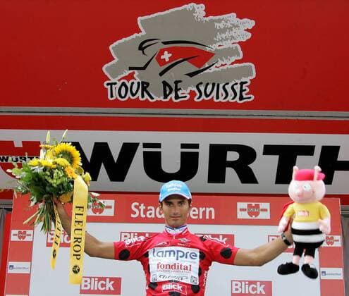 Daniele Bennati (Italien Lampre Caffita) jubelt im gepunkteten Trikot Radsport Herren Tour de Suisse 2007, ProTour, Straßenradsport, Straße, Rad, Einzelbild 9. Etappe: Bern Radsport Herren Tour de Suisse 2007, ProTour, Straßenradsport, Straße, Rad, Einzelbild 9. Etappe: Bern