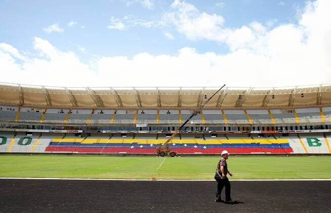 Vor Beginn der Copa America 2007 sind noch einige Bauarbeiten im Stadion Cachamay in Puerto Ordaz zu erledigen Fußball Länderspiel Herren Copa America 2007, Amerika, Südamerikameisterschaft, Südamerika Meisterschaft Totale Cachamay Puerto Ordaz Leere, Fußball Länderspiel Herren Copa America 2007, Amerika, Südamerikameisterschaft, Südamerika Meisterschaft Totale Cachamay Puerto Ordaz Leere,