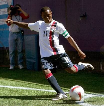 Freddy Adu (USA U20) am Ball - (Icon5819110) Fußball Länderspiel Herren Freundschaftsspiel 2007, Test, Testspiel, Nationalmannschaft, Nationaltrikot, U20 U 20 o0 Junioren Einzelbild East Rutherford Dynamik, Fußball Länderspiel Herren Freundschaftsspiel 2007, Test, Testspiel, Nationalmannschaft, Nationaltrikot, U20 U 20 o0 Junioren Einzelbild East Rutherford Dynamik, EDITORIAL USE ONLY