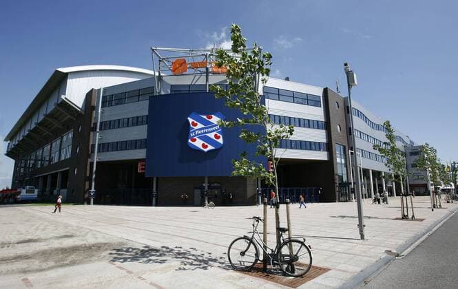 Abe Lenstra Stadion - Heimspielstätte des SC Heerenveen und Austragungsort der U 21 EM- EDITORIAL USE ONLY. No use with unauthorised audio, video, data, fixture lists, club league logos or live services. Online in-match use limited to 120 images, no video emulation. No use in betting, games or single club league player publications. Fußball Herren Eredivisie 2007 2008, Ehrendivision, 1. Niederländische Holländische Liga Totale Abe Lenstra Heerenveen Fußball Herren Eredivisie 2007 2008, Ehrendivision, 1. Niederländische Holländische Liga Totale Abe Lenstra Heerenveen