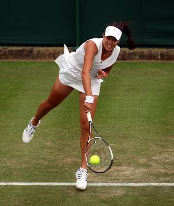 Ana Ivanovic (Serbien) - Aufschlag Tennis Damen All England Championships 2007, Grand Slam, WTA Tour Einzelbild Wimbledon London Dynamik, Tennis Damen All England Championships 2007, Grand Slam, WTA Tour Einzelbild Wimbledon London Dynamik,