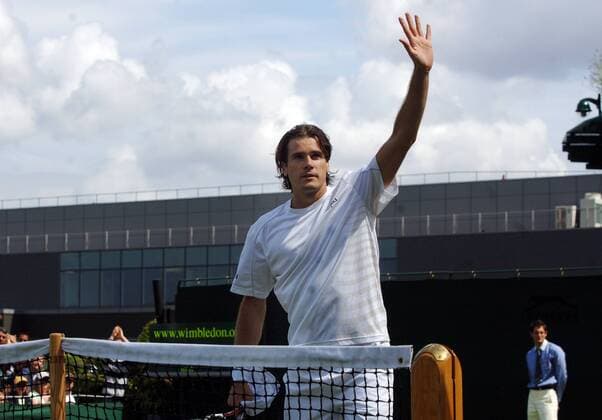 Thomas Haas (Deutschland) bedankt sich bei den Anhängern -  Tennis Herren All England Championships 2007, Grand Slam, ATP Tour Einzelbild Wimbledon London Tennis Herren All England Championships 2007, Grand Slam, ATP Tour Einzelbild Wimbledon London