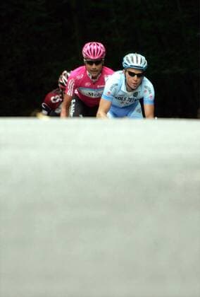Fabian Wegmann (Gerolsteiner) vor Patrik Sinkewitz (beide Deutschland T Mobile) an der Spitze Radsport LM Herren Deutsche Straßenmeisterschaft 2007, Meisterschaft, Landesmeisterschaft, Straßenradsport, DM Gruppe Wiesbaden Radsport LM Herren Deutsche Straßenmeisterschaft 2007, Meisterschaft, Landesmeisterschaft, Straßenradsport, DM Gruppe Wiesbaden