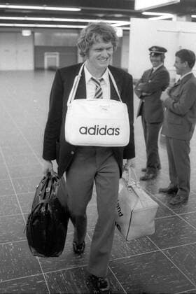 Europameister Torwart Sepp Maier (BR Deutschland) bei der Ankunft Fußball Herren EM 1972, Nationalmannschaft, BRD Einzelbild München Komik, Fußball Herren EM 1972, Nationalmannschaft, BRD Einzelbild München Komik,