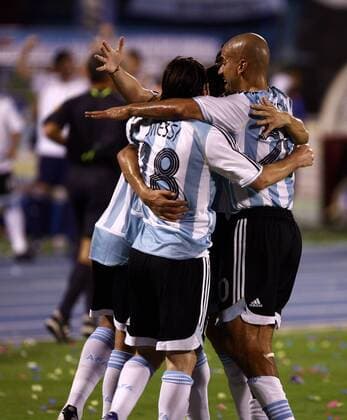 Torjubel Argentinien - u.a. Lionel Messi (li.) und Juan Sebastian Veron Fußball Länderspiel Herren Copa America 2007, Amerika, Südamerikameisterschaft, Südamerika, Meisterschaft, Gruppe B Gruppe Maracaibo Freude, Fußball Länderspiel Herren Copa America 2007, Amerika, Südamerikameisterschaft, Südamerika, Meisterschaft, Gruppe B Gruppe Maracaibo Freude,