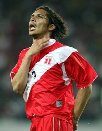 Jose Paolo Guerrero (Peru) ist so enttäuscht, dass er sich erwürgen könnte Fußball Länderspiel Herren Copa America 2007 Südamerikameisterschaft Meisterschaft Südamerika Amerika Gruppe A Einzelbild Merida Verzweiflung, Fußball Länderspiel Herren Copa America 2007 Südamerikameisterschaft Meisterschaft Südamerika Amerika Gruppe A Einzelbild Merida Verzweiflung,