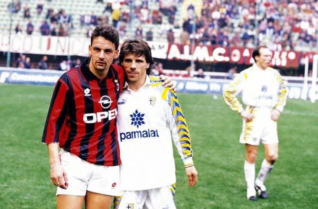 Roberto Baggio (AC Mailand, li.) und Gianfranco Zola (Parma) -  (2004032418091233) Fußball Herren Serie A 1995 1996, 1. Italienische Liga, AC Mailand - AC Parma 3:0, Milan Gruppe Mailand Harmonie, Fußball Herren Serie A 1995 1996, 1. Italienische Liga, AC Mailand - AC Parma 3:0, Milan Gruppe Mailand Harmonie,