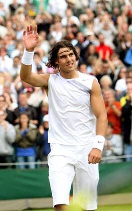 Rafael Nadal (Spanien) bedankt sich beim Publikum -  Tennis Herren All England Championships 2007, Grand Slam, ATP Tour Einzelbild Wimbledon Tennis Herren All England Championships 2007, Grand Slam, ATP Tour Einzelbild Wimbledon