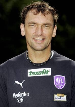 Trainer Claus Dieter Wollitz (VfL Osnabrück) Fußball 2. BL Herren Saison 2007 2008, Präsentation, Pressetermin, Porträttermin Porträt Osnabrück Fußball 2. BL Herren Saison 2007 2008, Präsentation, Pressetermin, Porträttermin Porträt Osnabrück