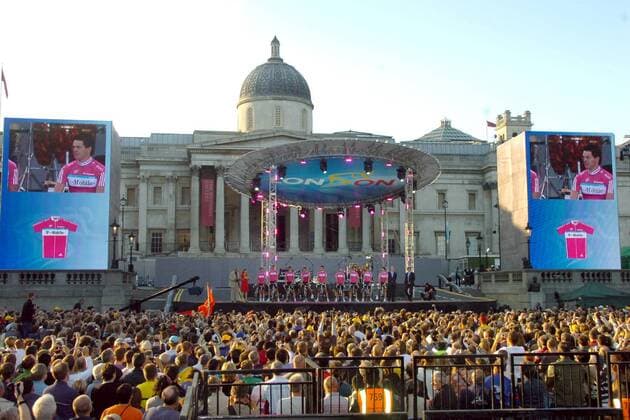 Team T Mobile präsentiert sich bei der Eröffnungsfeier der Tour de France 2007 am Trafalgar Square in London -  Radsport Herren Tour de France 2007 ProTour Straßenradsport, Straße, Rad, Präsentation Vorstellung Eröffnung Totale London Radsport Herren Tour de France 2007 ProTour Straßenradsport, Straße, Rad, Präsentation Vorstellung Eröffnung Totale London