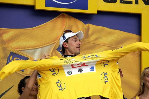Fabian Cancellara (Schweiz CSC) im gelben Trikot nach der 2. Etappe der Tour de France 2007 Radsport Herren Tour de France 2007, ProTour, Straßenradsport, Straße, Rad Einzelbild 2. Etappe: Dünkirchen - Gent Radsport Herren Tour de France 2007, ProTour, Straßenradsport, Straße, Rad Einzelbild 2. Etappe: Dünkirchen - Gent