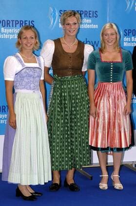 Maria Riesch (Mitte), Magdalena Neuner (li.) und Amelie Kober (alle Deutschland) anlässlich der Verleihung des bayerischen Sportpreises 2007 Alpiner Skilauf Damen Bayerischer Sportpreis 2007, Bayrischer, Preisverleihung, Ehrung, Auszeichnung, Sportlerehrung Gruppe München Freude, Alpiner Skilauf Damen Bayerischer Sportpreis 2007, Bayrischer, Preisverleihung, Ehrung, Auszeichnung, Sportlerehrung Gruppe München Freude,