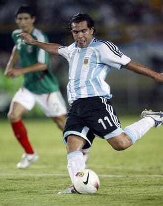 Carlos Tevez (Argentinien) am Ball -  Fußball Länderspiel Herren Copa America 2007, Südamerikameisterschaft, Südamerika Meisterschaft, Amerika, Halbfinale Einzelbild Puerto Ordaz Dynamik, Fußball Länderspiel Herren Copa America 2007, Südamerikameisterschaft, Südamerika Meisterschaft, Amerika, Halbfinale Einzelbild Puerto Ordaz Dynamik,